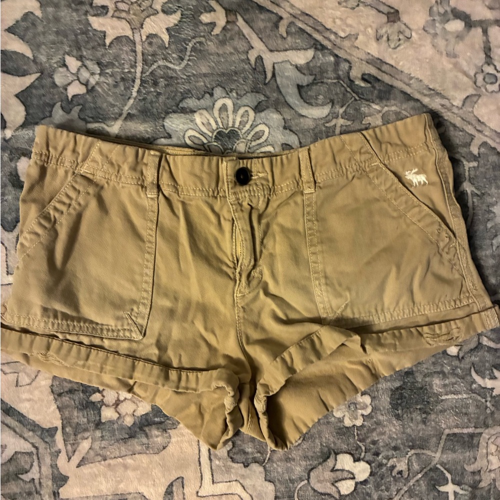 Abercrombie & Fitch Women's Khaki Cargo Shorts